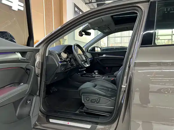 Audi Q5L 2022, фото 4