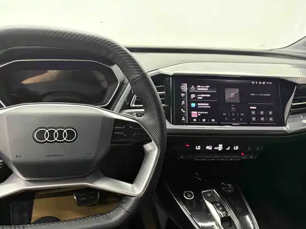 Audi Q4 e-tron 2024, фото 6
