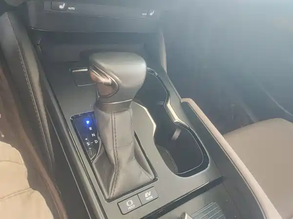 Lexus ES 2022, фото 13