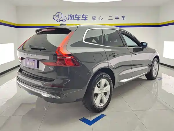 Volvo XC60 2022, фото 3