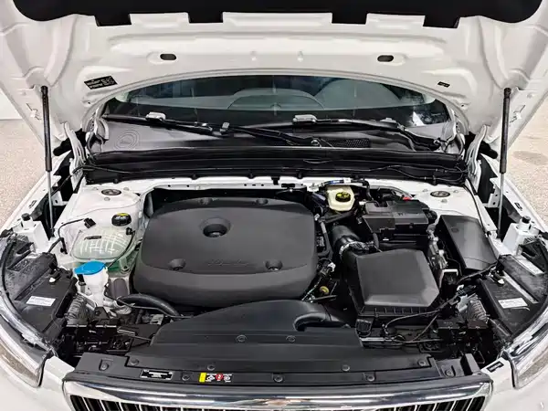 Volvo XC40 2022, фото 21