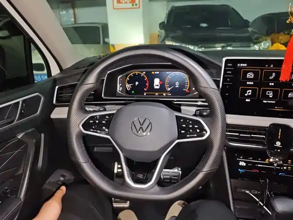 Volkswagen Tiguan L 2023, фото 2
