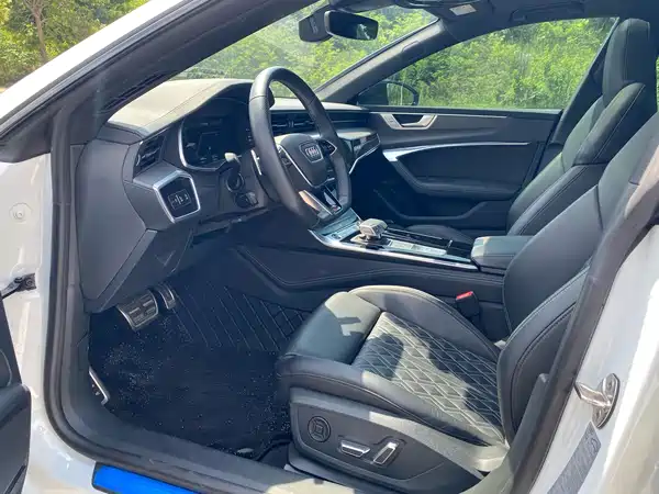 Audi A7 2022, фото 9