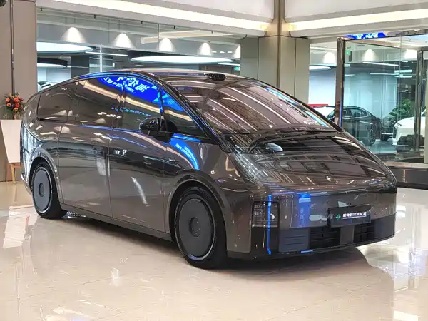 Li Auto MEGA 2025, фото 3