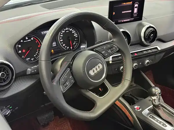 Audi Q2L 2022, фото 7