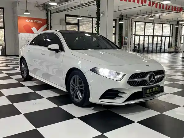 Mercedes-Benz A-Class 2022, фото 3
