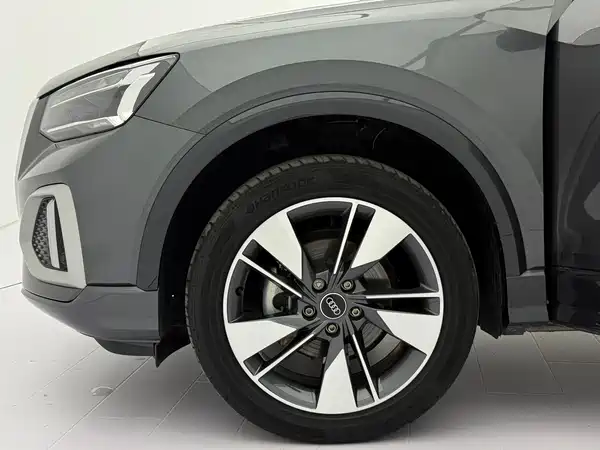 Audi Q2L 2022, фото 21