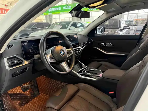 BMW 3 Series 2023, фото 8