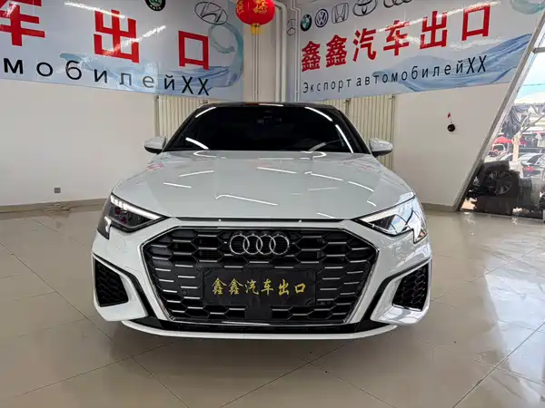 Audi A3 2023, фото 2