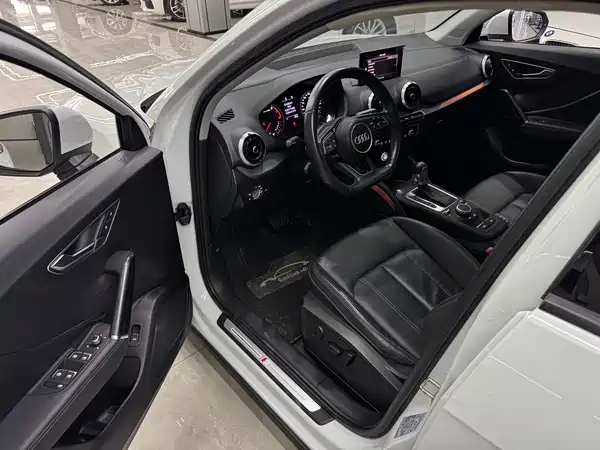 Audi Q2L 2022, фото 8