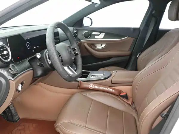 Mercedes-Benz E-Class PHEV 2023, фото 4