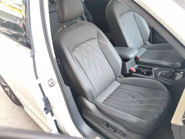 Volkswagen Tiguan L PHEV 2022, фото 25