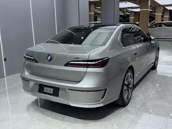 BMW i7 2023, фото 9