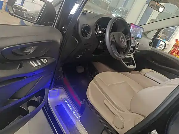 Mercedes-Benz Vito 2023, фото 16