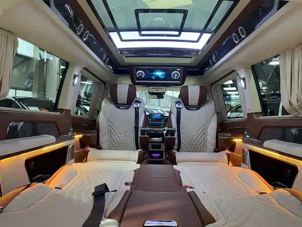 Mercedes-Benz V-Class 2022, фото 16