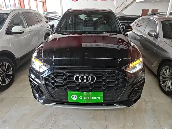 Audi Q5L 2024, фото 2