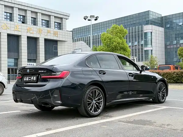 BMW 3 Series 2023, фото 4