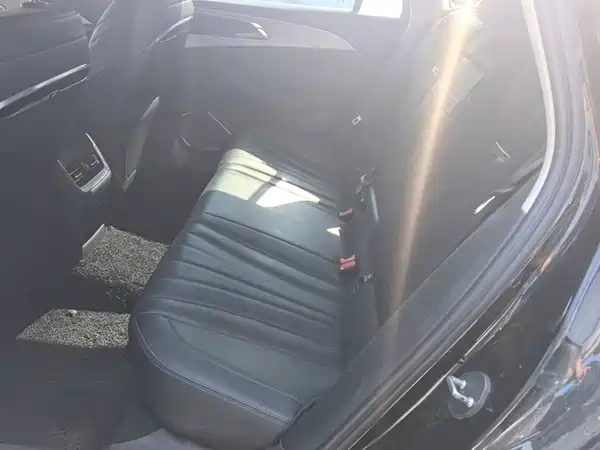 Hongqi H5 2024, фото 13