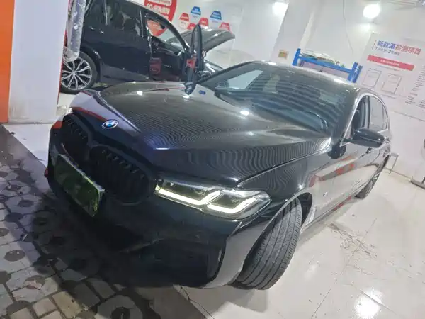 BMW 5 Series 2022, фото 3