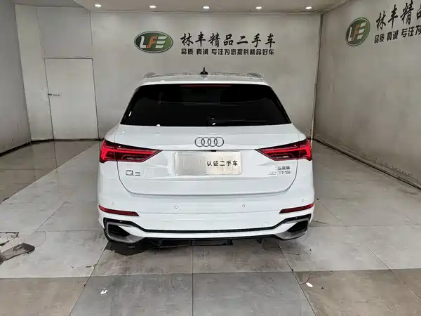 Audi Q3 2025, фото 6