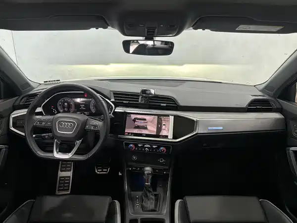 Audi Q3 2025, фото 13