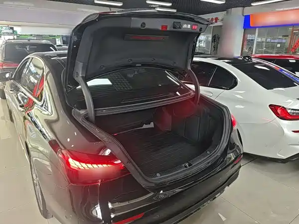 Mercedes-Benz E-Class 2023, фото 18