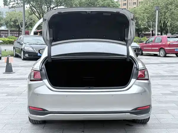 Lexus ES 2022, фото 23