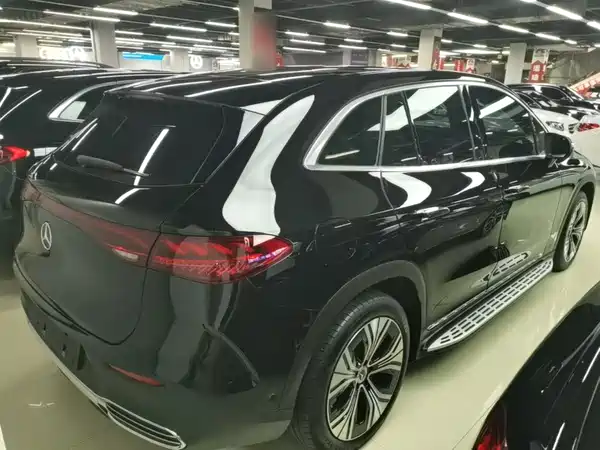 Mercedes-Benz EQE SUV 2024, фото 7
