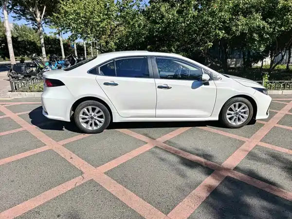 Toyota Corolla 2023, фото 7
