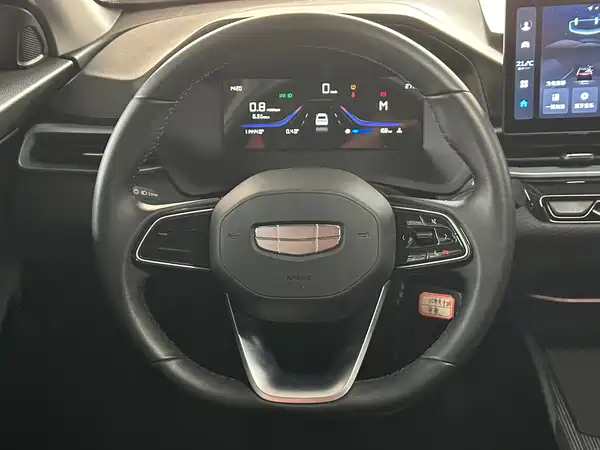 Geely Emgrand 2025, фото 13