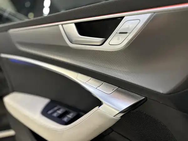 Audi A7 2022, фото 18