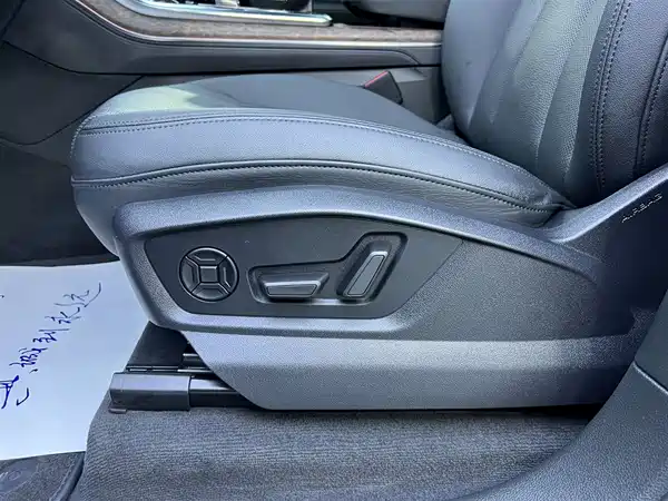 Audi Q7 2022, фото 19