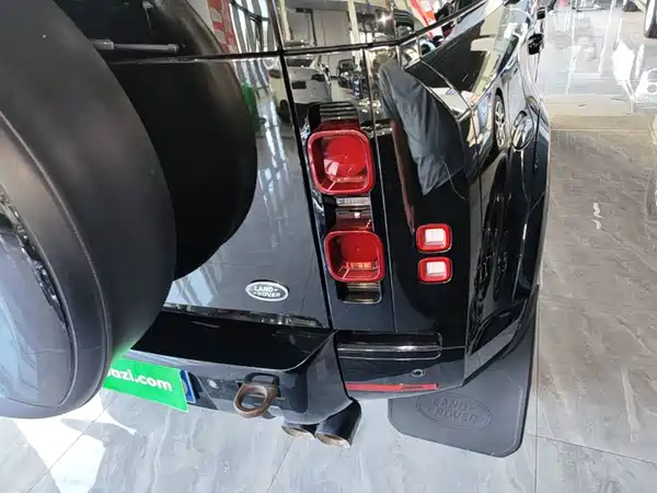 Land Rover Defender 2022, фото 7