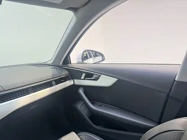 Audi A4L 2024, фото 11