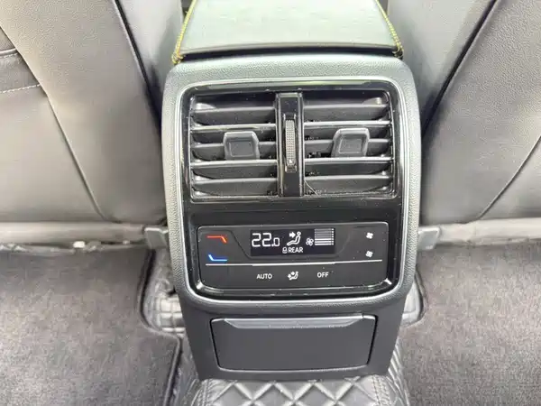 Volkswagen Passat CC 2024, фото 17