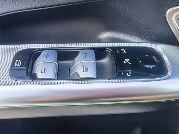 Mercedes-Benz EQE 2022, фото 39