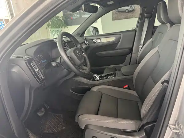 Volvo XC40 2024, фото 10