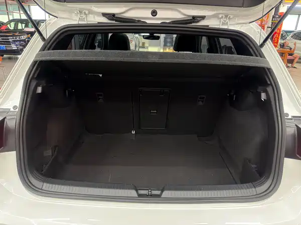 Volkswagen Golf 2023, фото 30