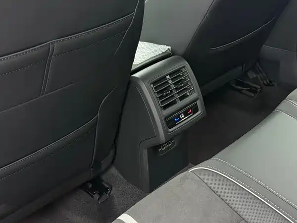 Volkswagen Golf 2023, фото 19
