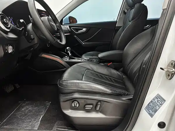 Audi Q2L 2022, фото 16
