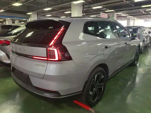 Volvo XC70 PHEV 2025, фото 6