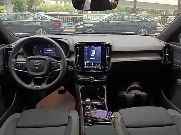 Volvo XC40 2023, фото 9
