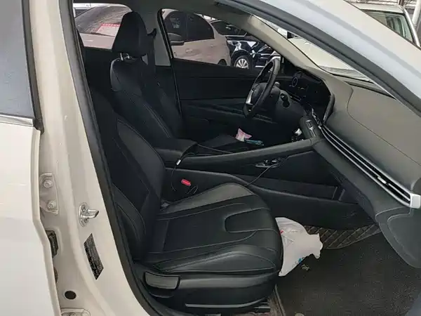 Hyundai Elantra 2023, фото 19