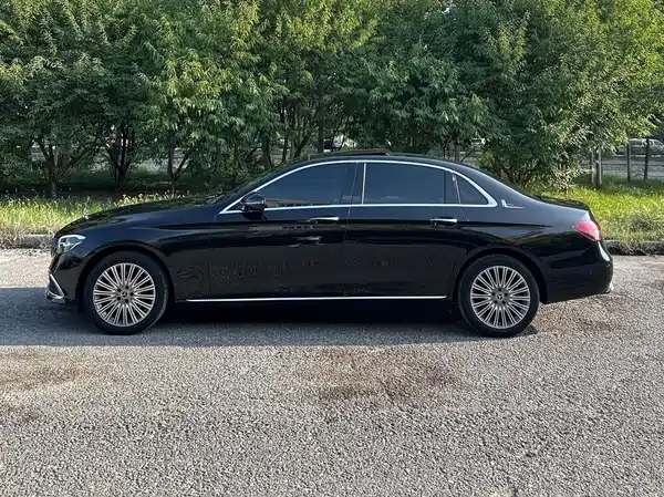 Mercedes-Benz E-Class 2022, фото 3