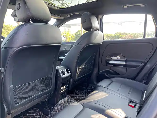 Mercedes-Benz GLA 2023, фото 25