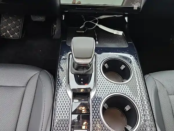 Hongqi HS3 2024, фото 15