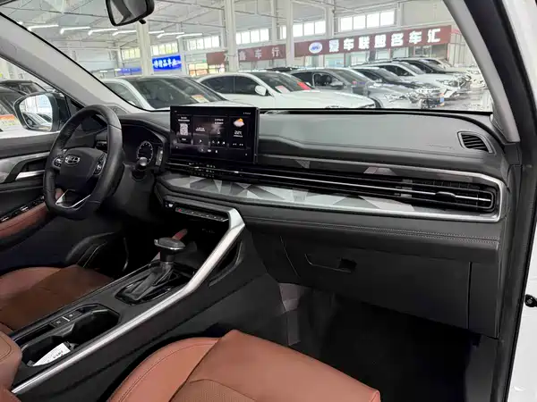 Geely Emgrand X6 2021, фото 17