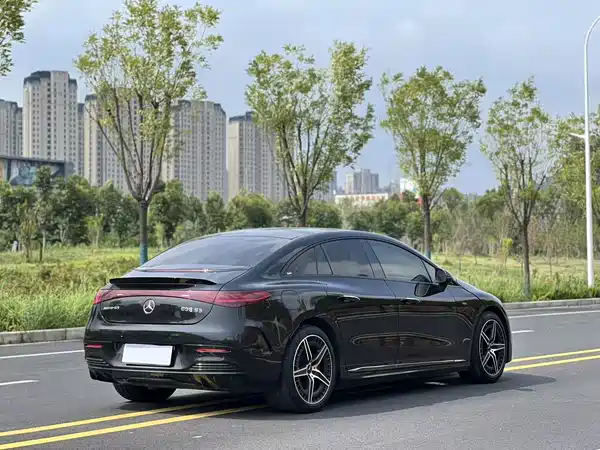 Mercedes-Benz EQE AMG 2023, фото 10