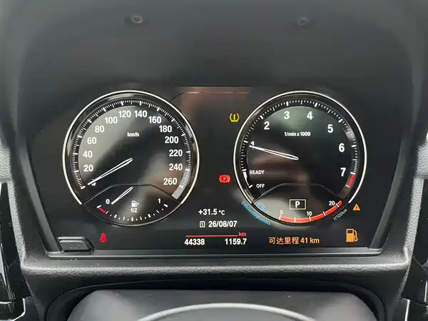 BMW 1 Series 2021, фото 16