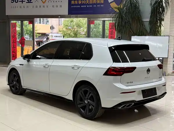 Volkswagen Golf 2023, фото 6